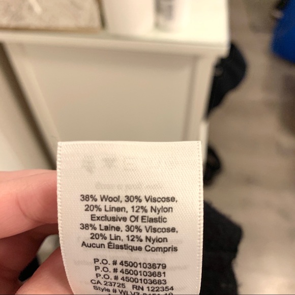 Aritzia Wilfred Free V-Neck Sweater - Picture 4 of 4